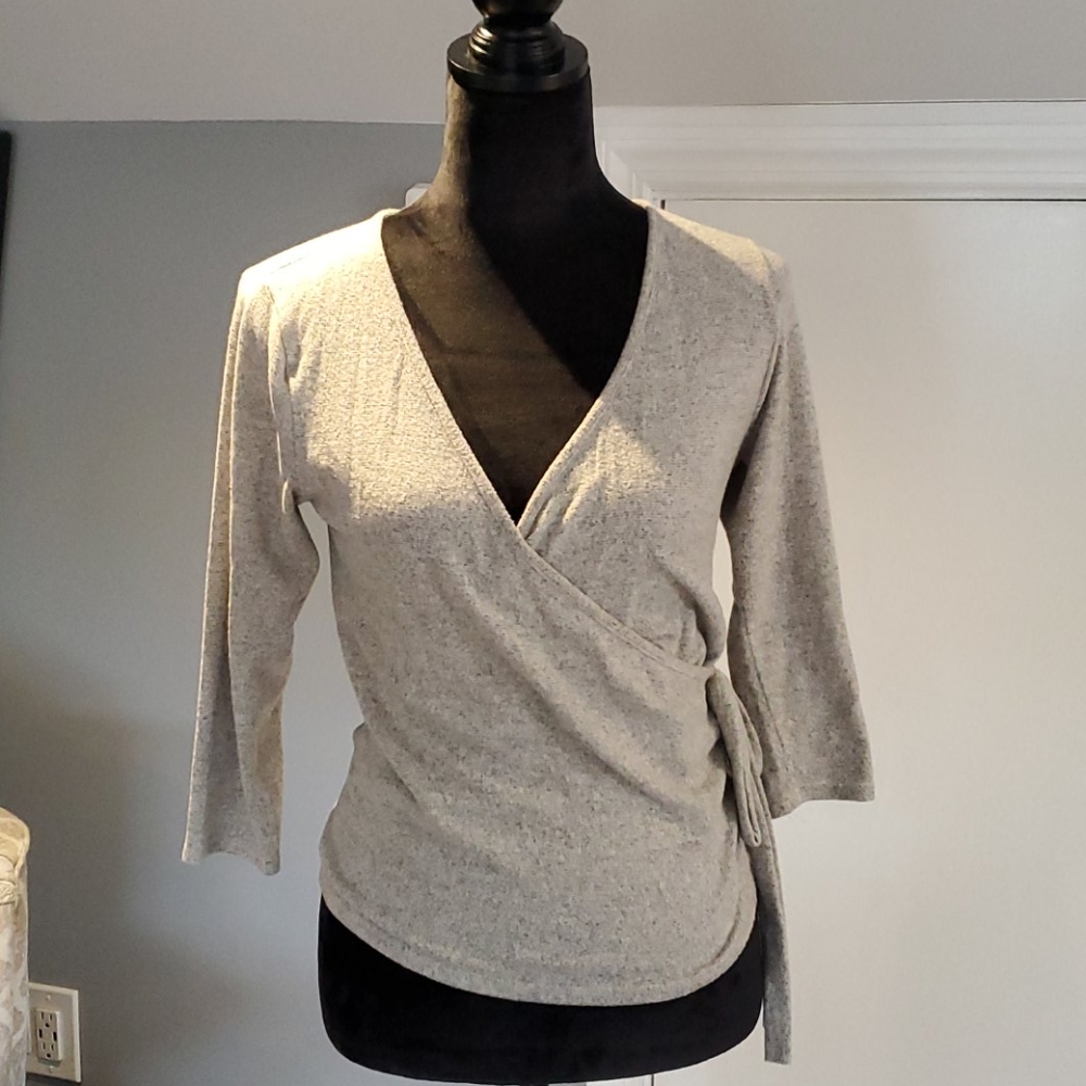 Grey top